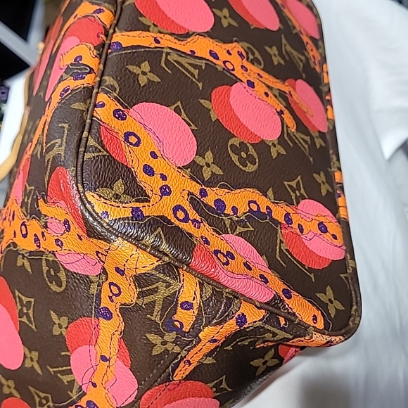 Louis Vuitton Neverfull MM Summer Collection Monogram Ramage Tote Bag - Picture 5 of 16